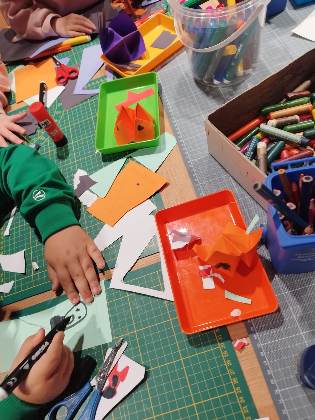 KreativKids: Sonnenfänger basteln in Velbert